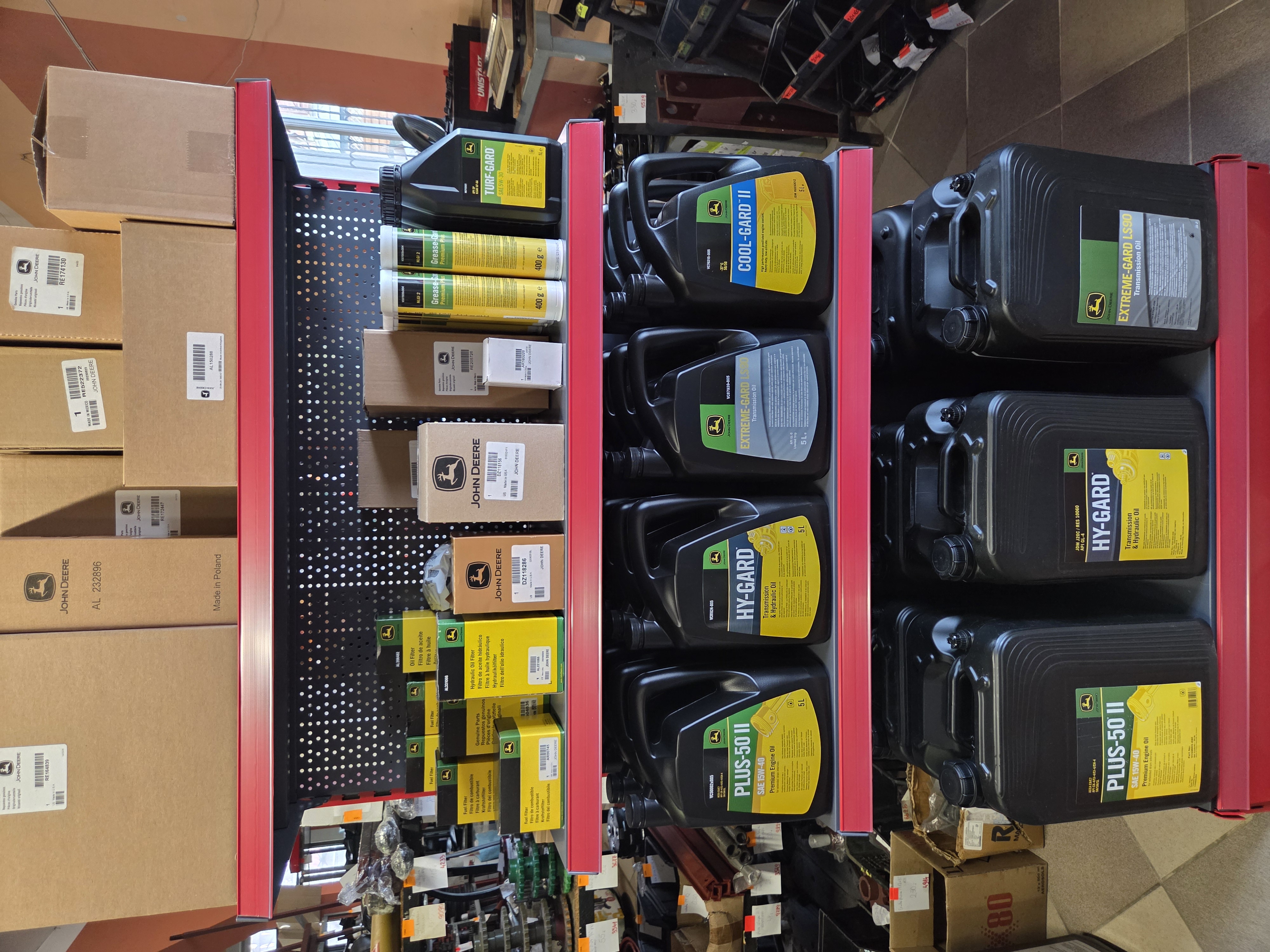 Oleje i smary John Deere - oryginalne produkty do ciągników